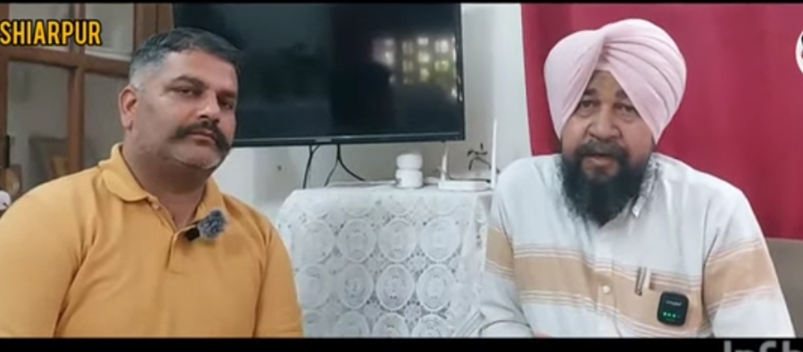 Meeting with spiritual writer and social thinker Dr. Harshvinder Singh Pathania on the foundation day of Vidya Mandir School.
